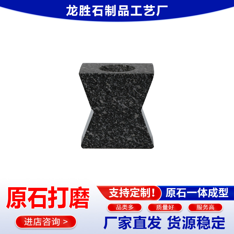 ����ֱ�������ҷ�����̨����װ��Ʒ��Ȼ��Բ��С����̨