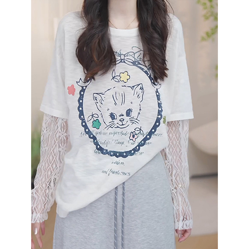 Lace Splicing Fake Two-Piece T-Shirt for Women in Summer, Pure Lusty Style, Fashionable Sun Protection Clothing, Fashionable Slightly See-Through Blouse, Long-Sleeved Top