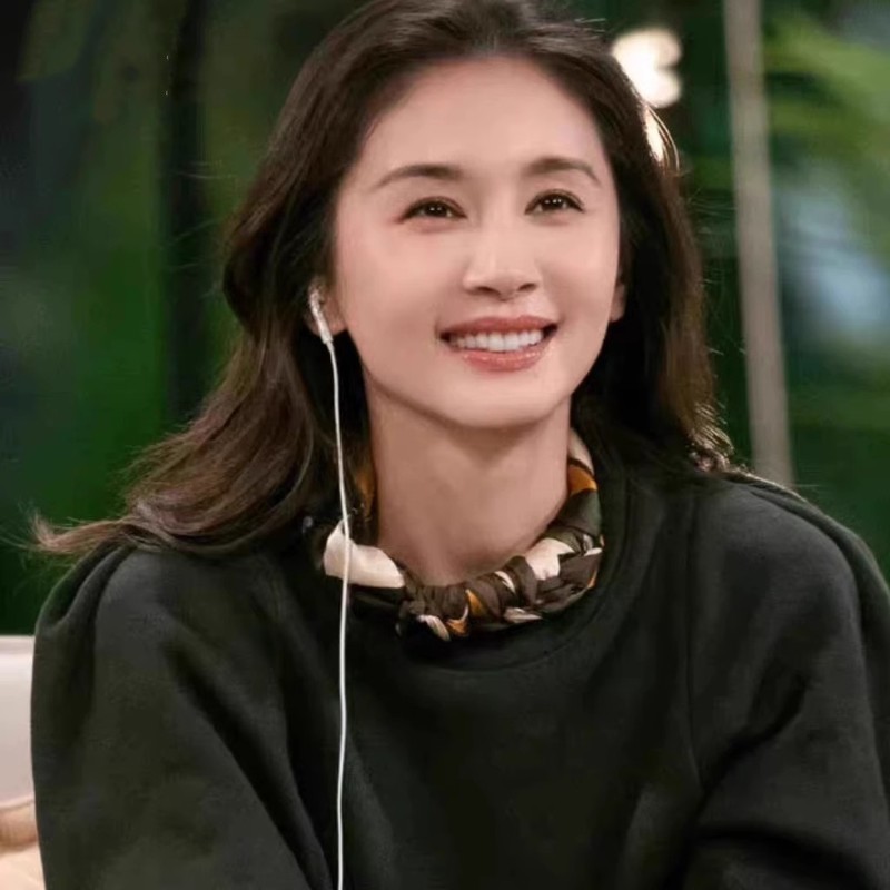 100%桑蚕丝真丝缎面王子文同款方巾女士春季薄款韩版时尚轻奢丝巾|undefined