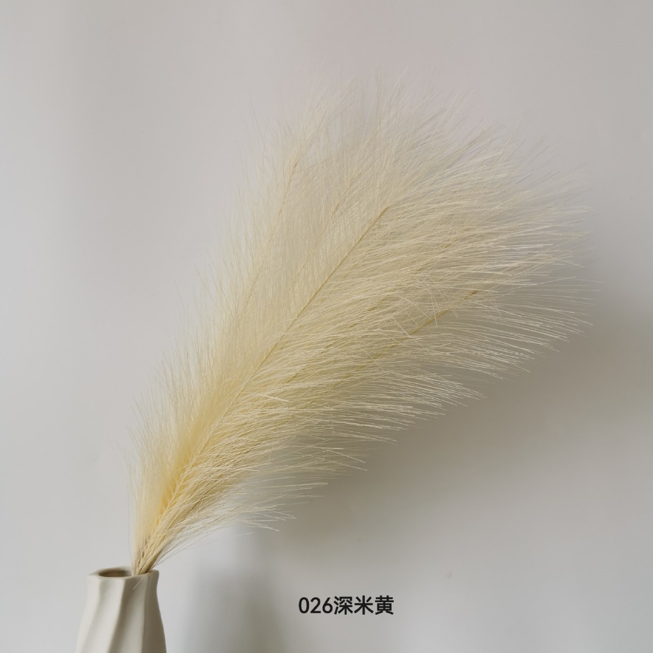 Amazon Venta caliente artificial Reed decoración del hogar artificial pampas hierba fábrica en stock pequeña caña al por mayor