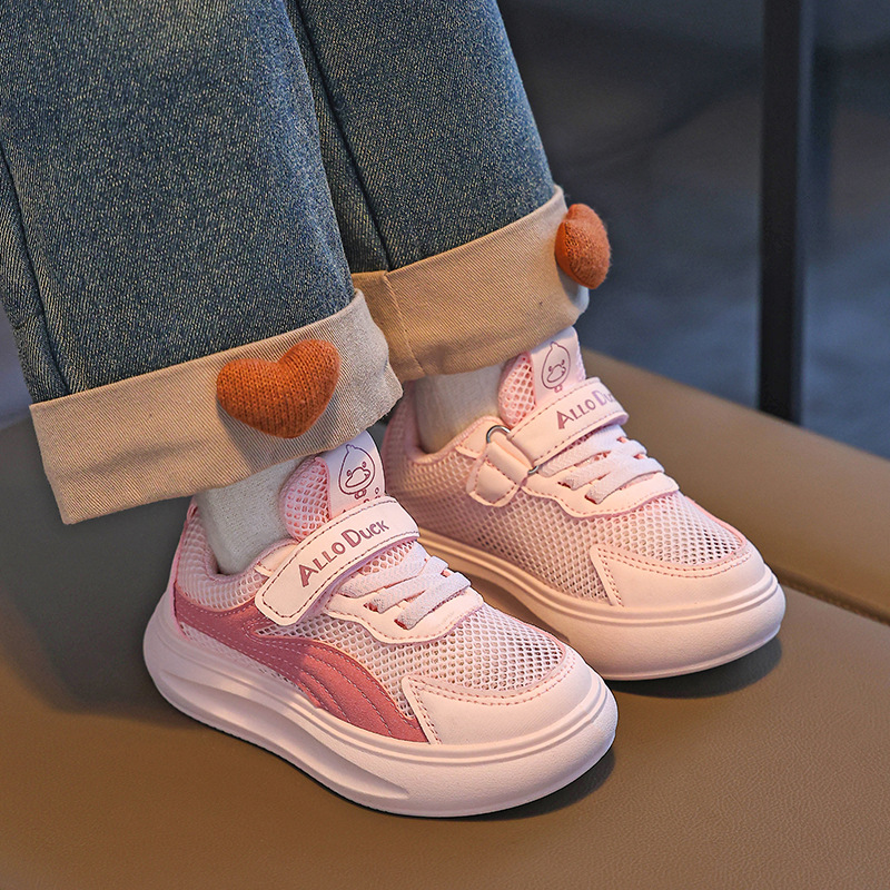 Zapatos blancos para niños y niñas 2025 primavera y otoño nuevos zapatos zapatos casuales antideslizantes para niños zapatillas de deporte de suela blanda para bebés