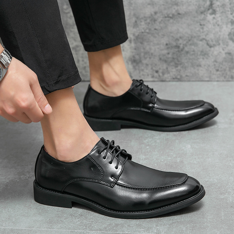 Gran Bretaña nuevos zapatos de cuero de punta de 48 yardas de moda europea y americana zapatos de peluquería juvenil zapatos de boda de negocios correa