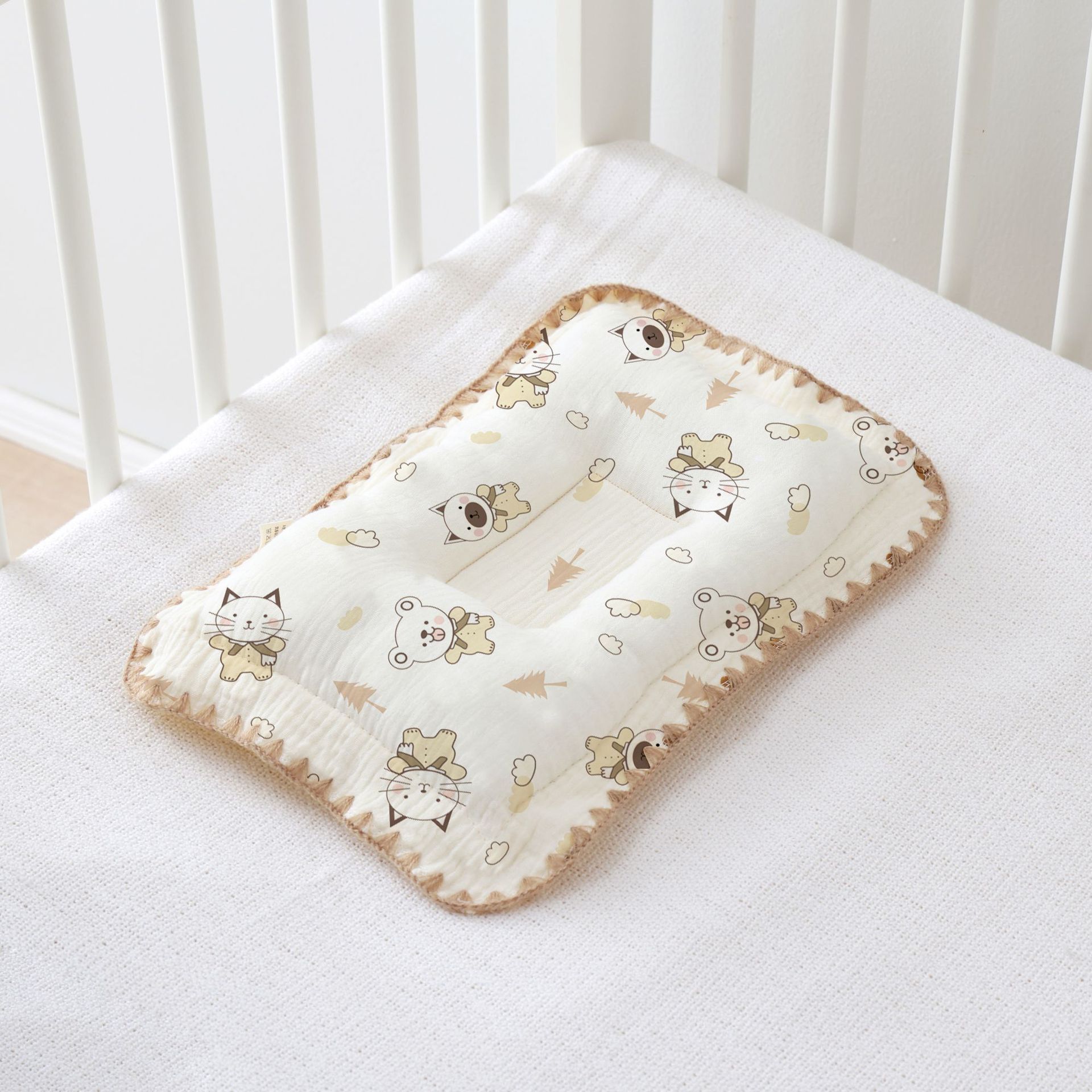 赤ちゃんの定型枕は0 ~ 6ヶ月以上です。