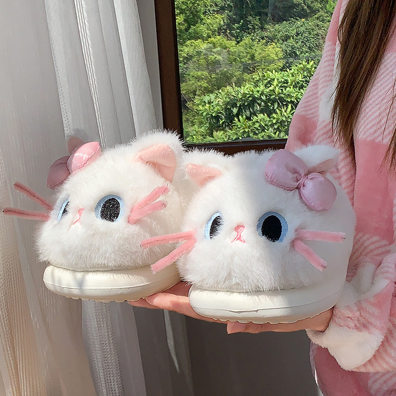 Soft and cute big-eyed kitten cotton slippers for women, autumn and winter plush warm thick-soled indoor home slippers, adorable cartoon design Soft and cute big-eyed kitten cotton slippers for women, autumn and winter plush warm thick-soled indoor home slippers, adorable cartoon design