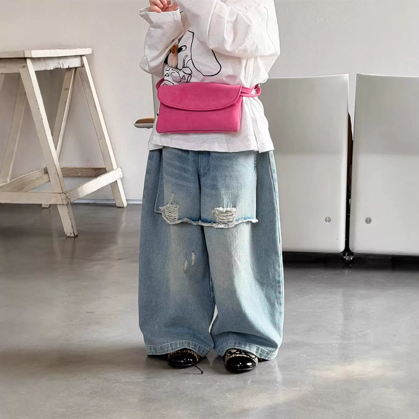 童裤2026春季童装儿童韩版破洞休闲牛仔裤男女童宽松设计款长裤潮