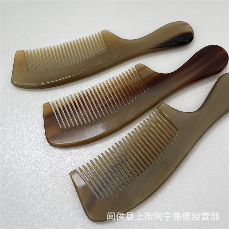 Natural Horn Comb 18cm Handled Hair Comb with Round Teeth for Daily Grooming key features