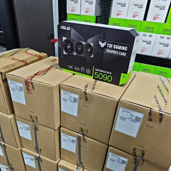 ASUS ROG Strix 5090 32G TUF OC, Gigabyte Super X, MSI Water Dragon, and other graphics cards