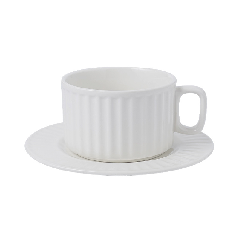 Juego de tazas y platillos de café transfronterizo Taza de cerámica blanca simple Vajilla exquisita de alta gama Taza de té Taza de hotel