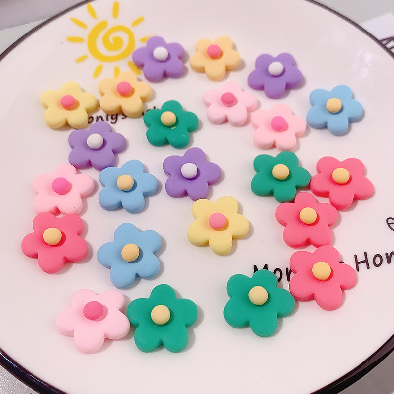 Accesorios de resina de flores de cinco pétalos esmerilados transfronterizos DiDi adorno de cabello agujero de botón de zapatos agujero de taza de agua material de broche de pelo