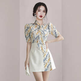 新款韩版圆领飘带洋气几何图案印花上衣+拼色百褶字半身裙