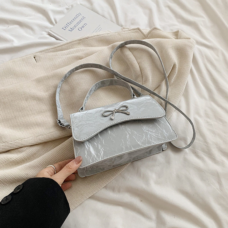 2024 bolso pequeño nuevo estilo mariposa hermosa bolso de mano estilo de moda personalidad ocio nicho bolso pequeño chain backpack