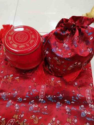 Grandchildren's bag for storing red dates, peanuts, candies, and dried fruits