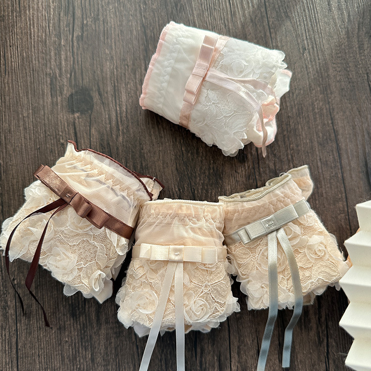 Autumn Dew rose · Japanese style light luxury three-dimensional carved contrast color sexy girl's cotton underwear mid-waist hip briefs