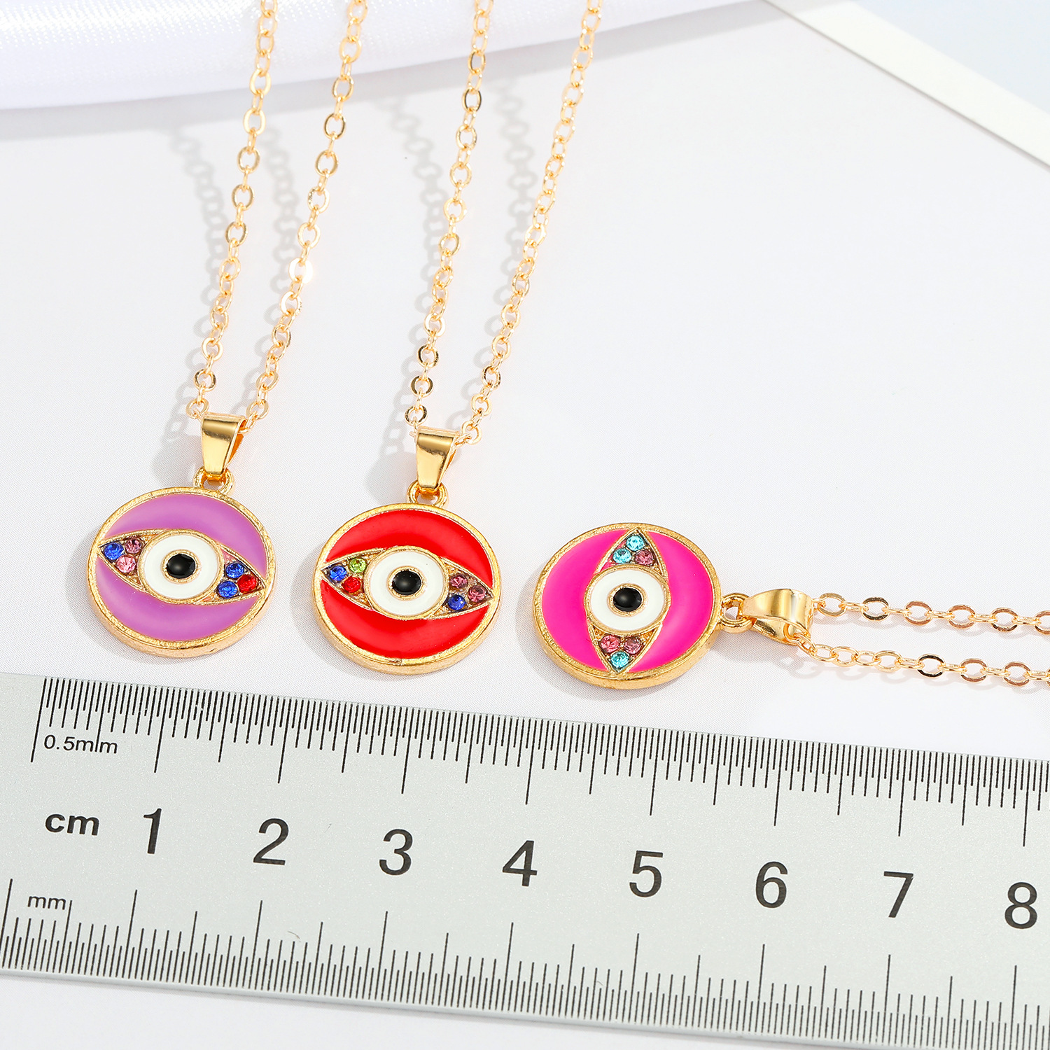 Retro Round Eye Diamond Pendant Alloy Clavicle Chain Wholesale Nihaojewelry display picture 1