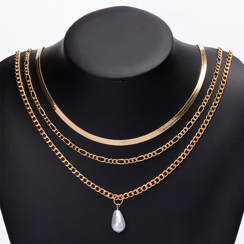 Gold-Plated Pearl Necklace Image 3