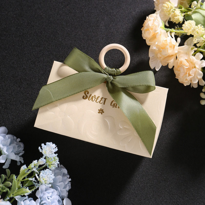 クリエイティブシャンパン色の手提げ婚約結婚結婚式の三角喜糖箱木環お土産魚尾紗喜糖箱|undefined