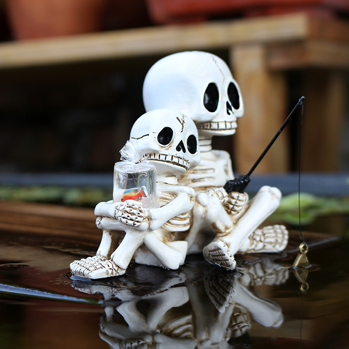 New Skull Father and Son Fishing Ornament Creative Resin Ornament Halloween Ghost Head Father and Son Fishing Warm Scene Now