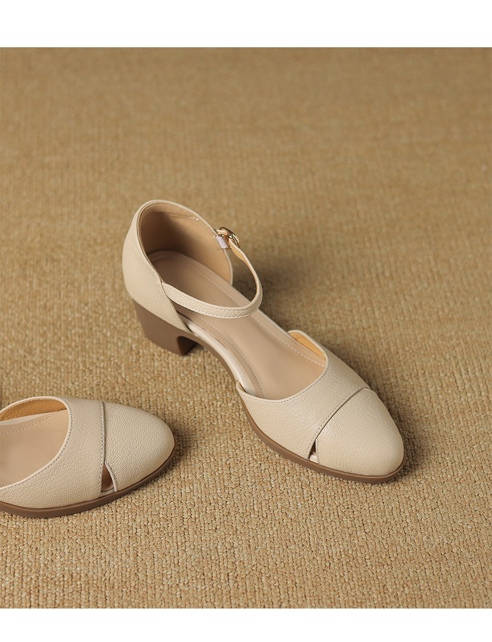 Sandal nữ da dê quai ngang khóa một dây, gót vừa 4,5 cm, mũi kín hở gót — Màu trắng nhạt chi tiết 13