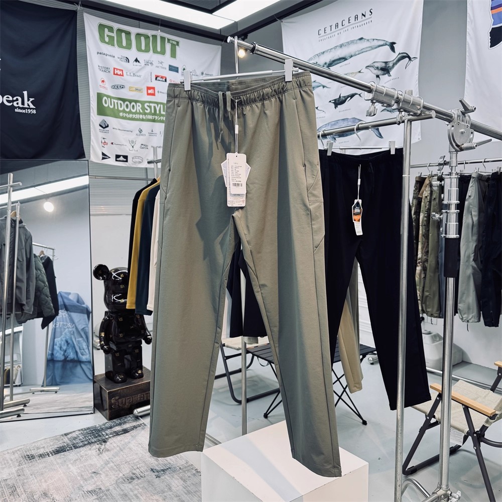 Pantalones al aire libre de cáscara blanda para hombres y mujeres pantalones de otoño impermeables al desgaste pantalones de montaña pantalones deportivos casuales