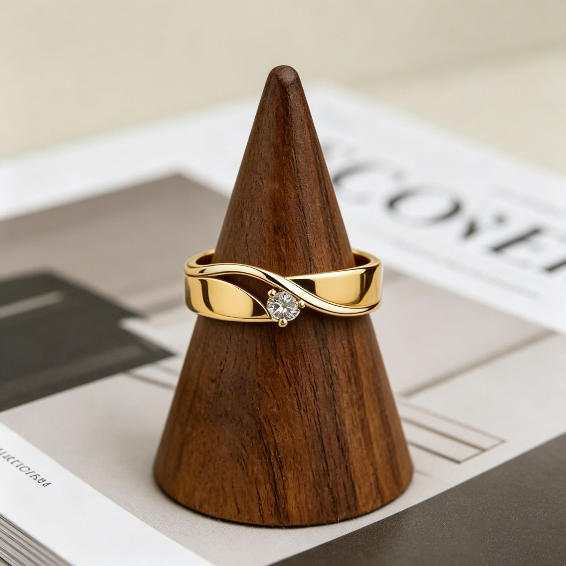 Yanbai Cross-Border Minimalist Mobius Ring with Golden Lines, Versatile and Stylish, Exquisite Fashion Ring for Women