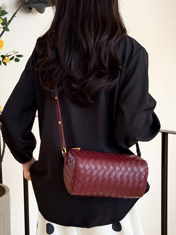 Bolso para mujeres 2026 comercio exterior nuevo estilo de alta textura moda trenzado bolso cuadrado de viaje universal de hombro mochila