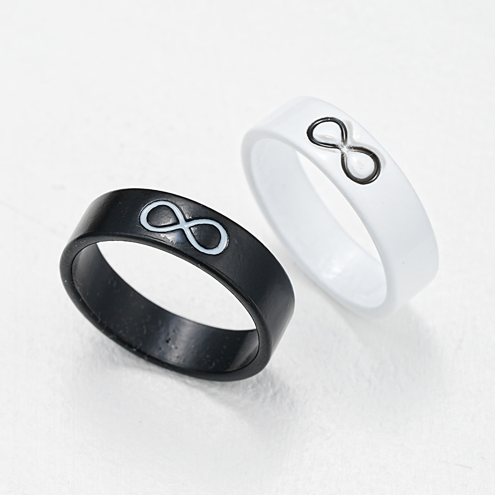 Couple Ring Black And White Lucky 8 Character Design Set_voghion.com