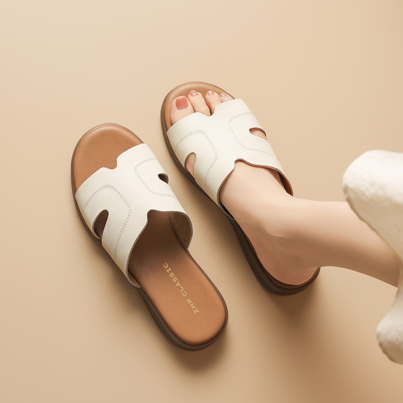 Dép sandal nữ quai chữ V đế mềm phong cách thanh lịch — M683 Màu be