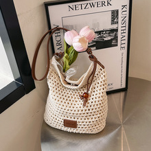 �¿�s�����U�հ�Ů�ļ���߅�ȼ��������ذ�ɳ�����μ�Ҹ��Ů��