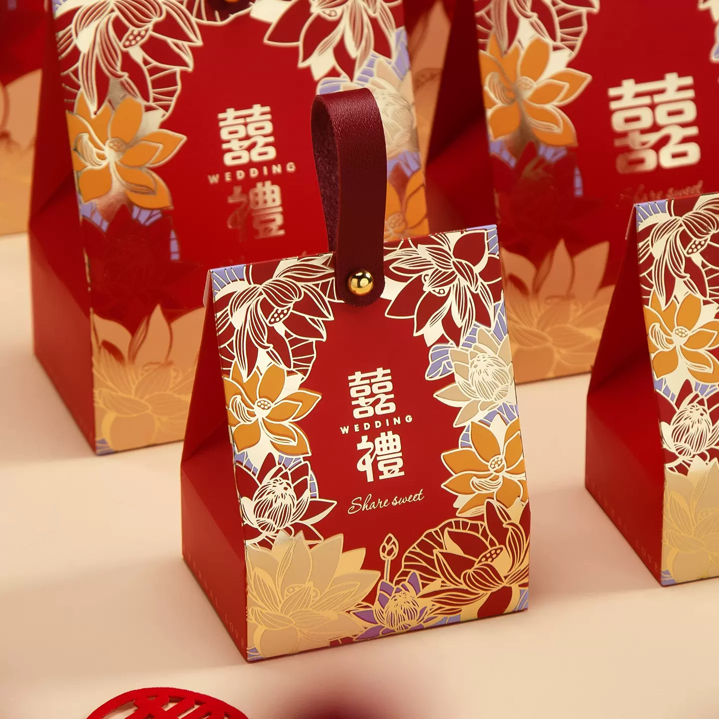 结婚喜糖盒子批发2025新款轻奢高级感烫金糖果盒订婚伴手礼袋礼盒