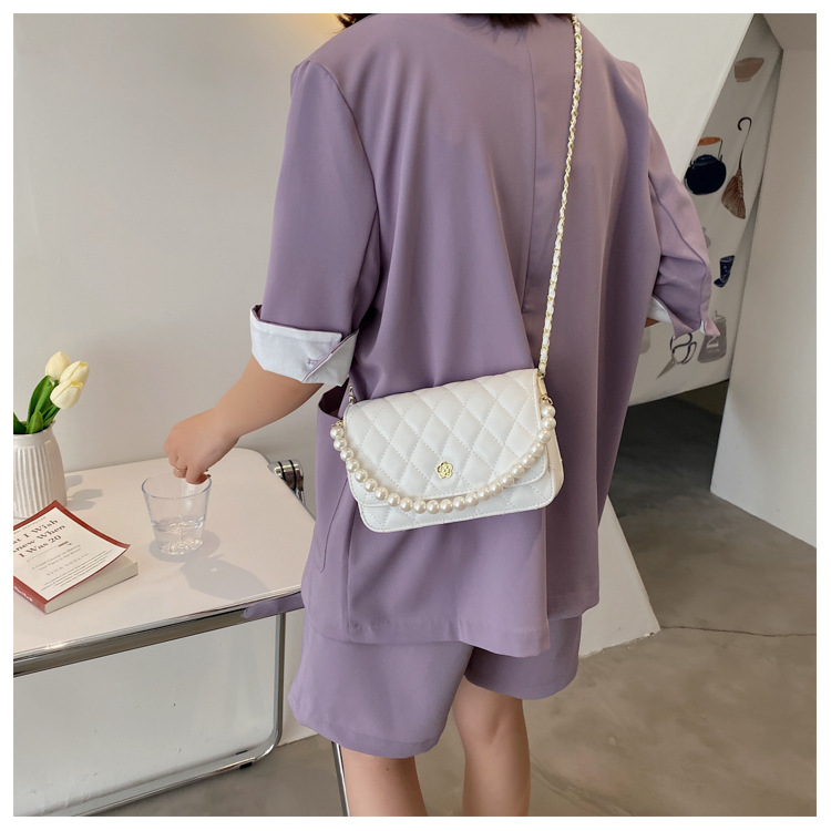 Fashion Pearl Chain Rhombus Embroidery Thread Messenger Small Square Bag Wholesale display picture 14