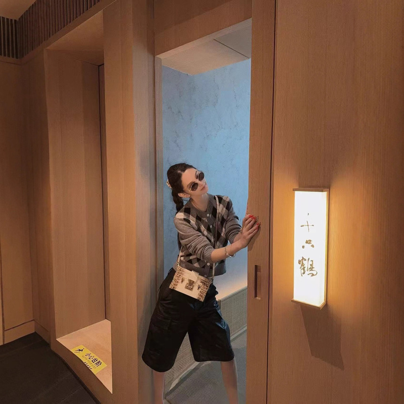 赵辰晨 撞色菱格针织开衫女秋季2025新款学院风减龄洋气长袖外套|undefined