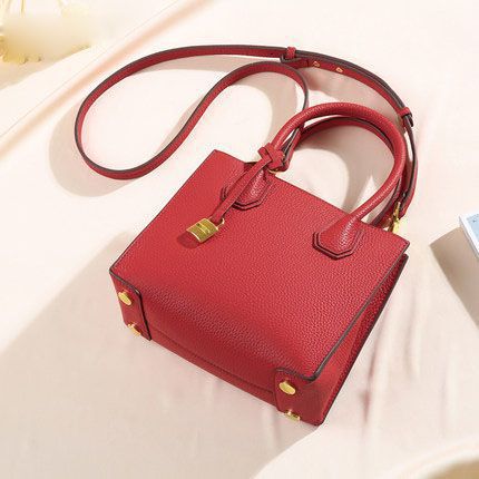 2022 New Tote Bag Top Layer Cowhide Genuine Leather Women's Bag Star Lock Bag Portable Shoulder Crossbody Bag