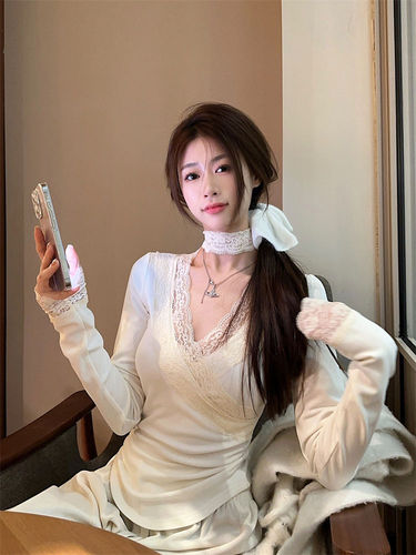 [270g Fleece] Lace-trimmed Cross V-neck Long-sleeved T-shirt for Women, Slim-fit Base Top, Apricot Color