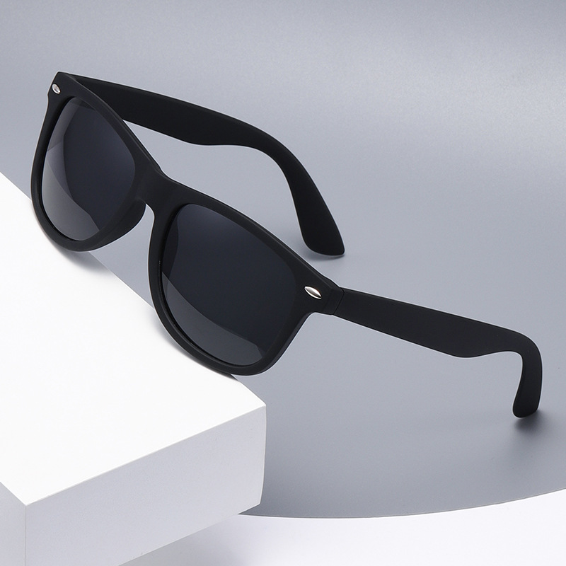 Retro sunglasses for men and women