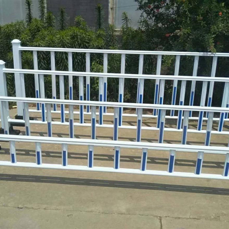 市政道路护栏甲型护栏城市交通隔离铁艺防护栏人行道焊接市政护栏