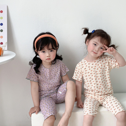 Children's boneless home suit set for girls, summer ice silk small floral short-sleeve seven-quarter pants baby pajamas air-conditioning clothes