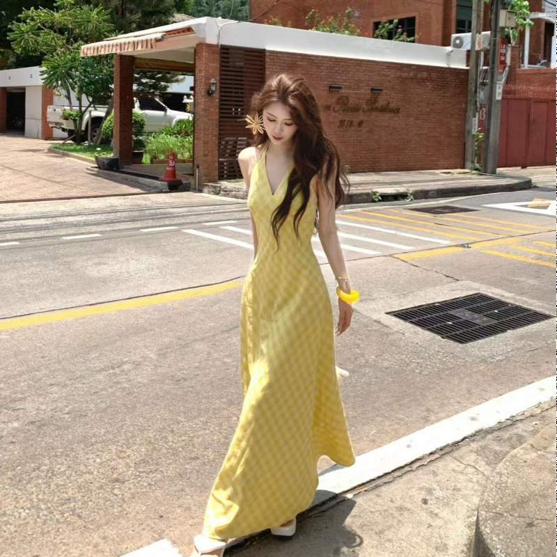 Lemon Fragrance Romantic French V-Neck Halter Dress for Women Yellow Plaid Design Gentle Holiday Style Long Skirt Lemon Fragrance Romantic French V-Neck Halter Dress for Women Yellow Plaid Design Gentle Holiday Style Long Skirt