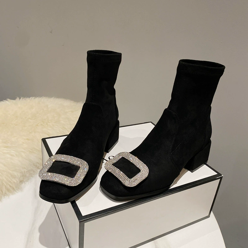 Женские замшевые эластичные ботильоны в французском стиле с квадратной пряжкой из страз, весна 2025, новинка, квадратный носок, массивный каблук, средний каблук, модные короткие сапоги