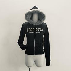 オリジナルの灰色のベルベットの厚い帽子付きのコートの女性秋冬のアメリカのレトロなヴィンテージのデザイン感