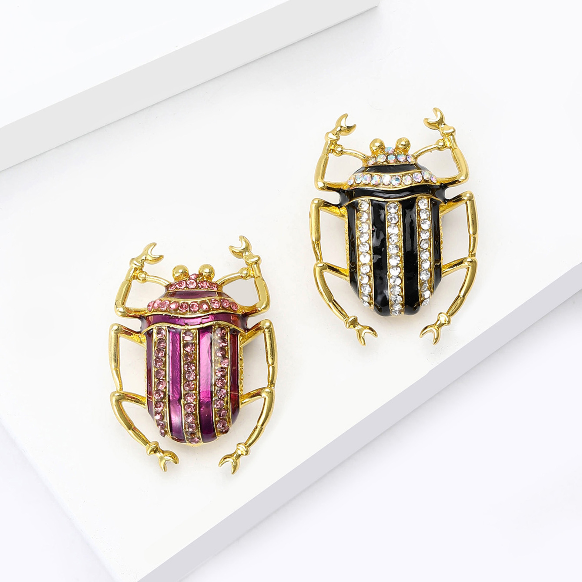 Europe and the United States hot-selling alloy enamel rhinestone beetle brooch exquisite creative men's and women's clothing corsage jewelry pins