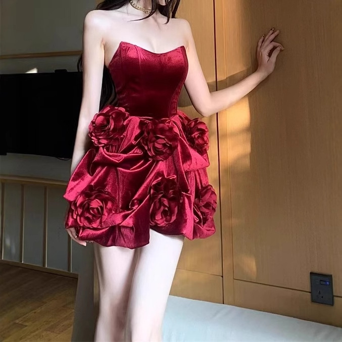 25 봄과 여름 유럽과 미국의 틈새 섹시한 벨벳 가슴 포장 3 차원 장미 작은 푹신한 원피스