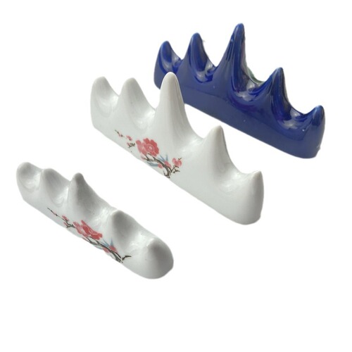 Ceramic five-finger blue and white porcelain pen mountain pen holder small and large plum blossom mountain-shaped pen holder Chinese painting calligraphy stand wholesale