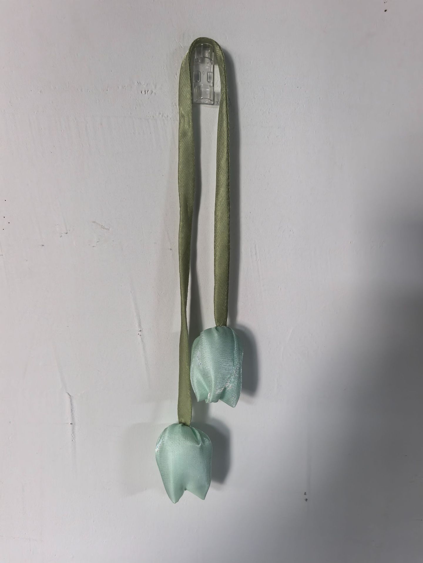 Green tulip (single pendant)