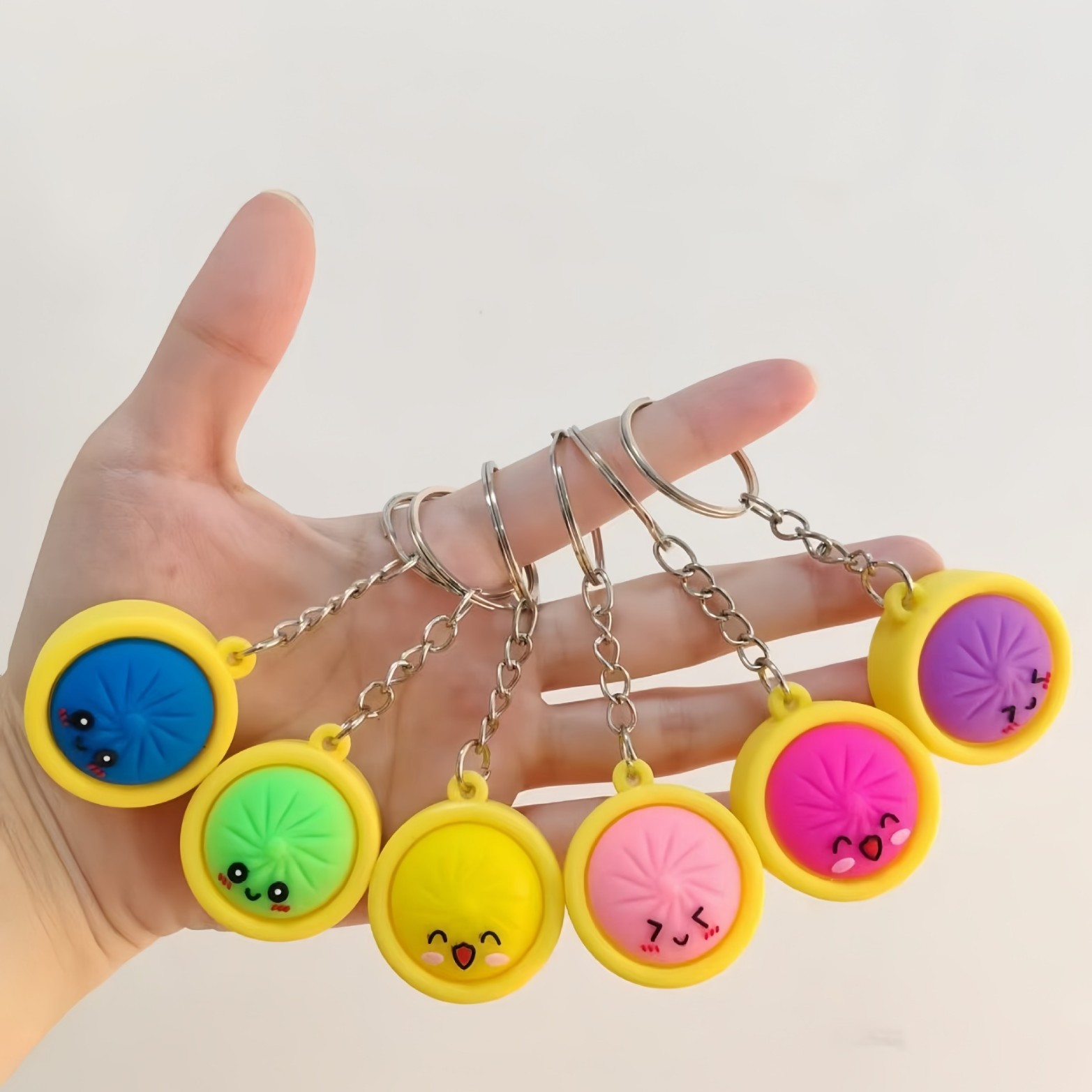 Explosiones transfronterizas bolsas de jaula llaveras PVC de goma blanda muñeca llaveras bolsas creativas llaves colgantes pequeños regalos