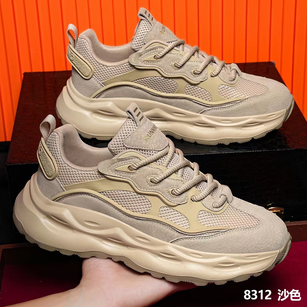 Zapatos de hombre de moda 2024 nuevos zapatos de malla transpirables de verano aumentan la altura de los zapatos deportivos casuales de hombre zapatos de suela gruesa