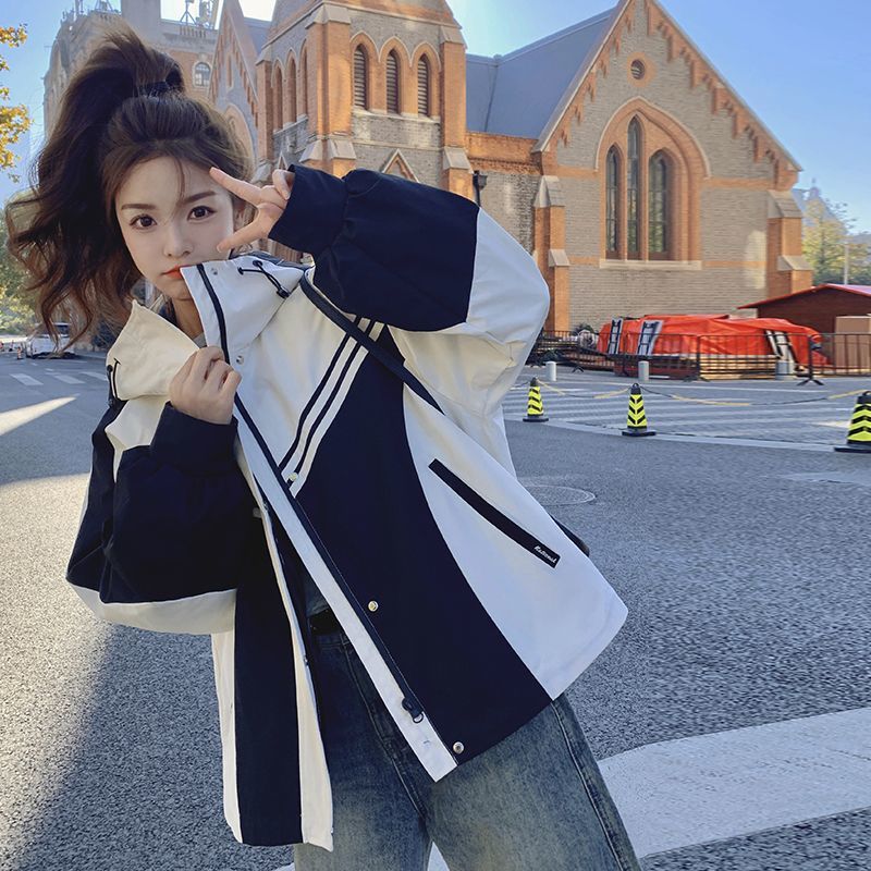 黑白撞色情侣冲锋衣外套女2025春季新款韩系宽松休闲连帽工装上衣