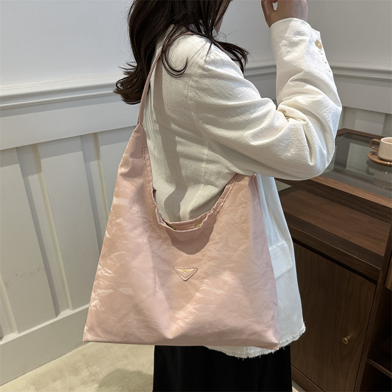 Bolso para mujeres 2024 nuevo este año popular bolsa de gran capacidad bolsa de hombro de verano universal bolsa de clase de estudiantes universitarios