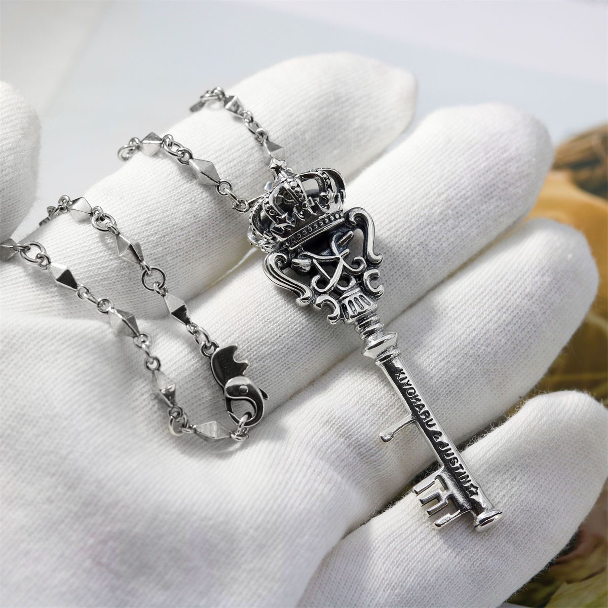 欧美跨境饰品泰银做旧皇冠钥匙吊坠男款流行挂件项链毛衣链项坠