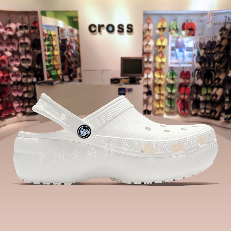 Old customers cloud hole shoes women's new thick bottom increased star classic sandals beach shoes covered head slippers wholesale
