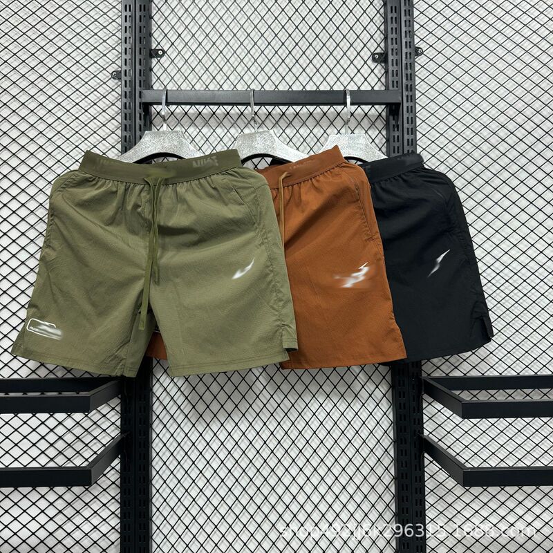 Sports Shorts with Quick-Drying Properties, Featuring Soft and Stretchy Fabric, Suitable for Various Fitness Scenarios for Men Sports Shorts with Quick-Drying Properties, Featuring Soft and Stretchy Fabric, Suitable for Various Fitness Scenarios for Men